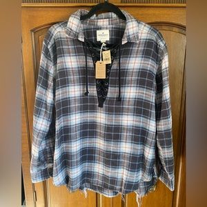 🍃American Eagle plaid lace up top🍃